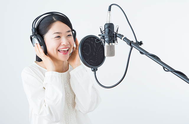 自分の音域を理解して中音域→低音→高音の順に鍛える