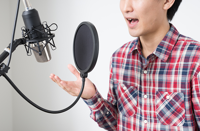 地声と裏声を交互に出す