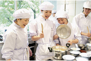 栄養士科(昼間部・2年) 【服部栄養専門学校・代々木・新宿】
