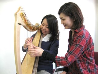 青山ハープ(株)ハープ教室