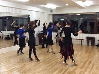 【女性限定コース】ラテンベーシック★毎週金曜日夜に開催中!初心者歓迎!みんなで明るく元気にラテンを♪