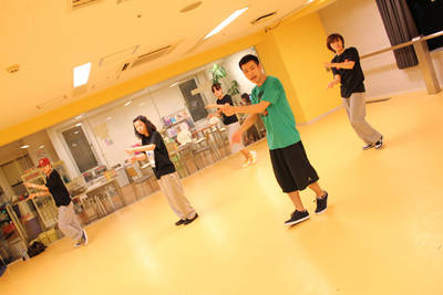 DANCE STUDIO BEASTAR