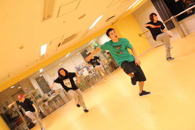 DANCE STUDIO BEASTAR