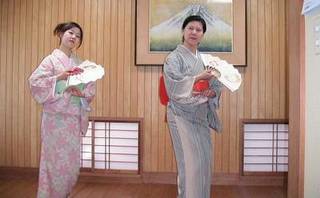 個人指導で学ぶ日本舞踊【1日無料体験】開催中!貸し出しも行なっておりますので、手ぶらで体験頂けます♪
