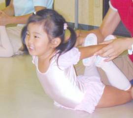 子供(2才半〜未就園)バレエ 2才半〜のバレエ(ママと一緒)